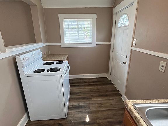 4th image of 2721 Springmont Ave