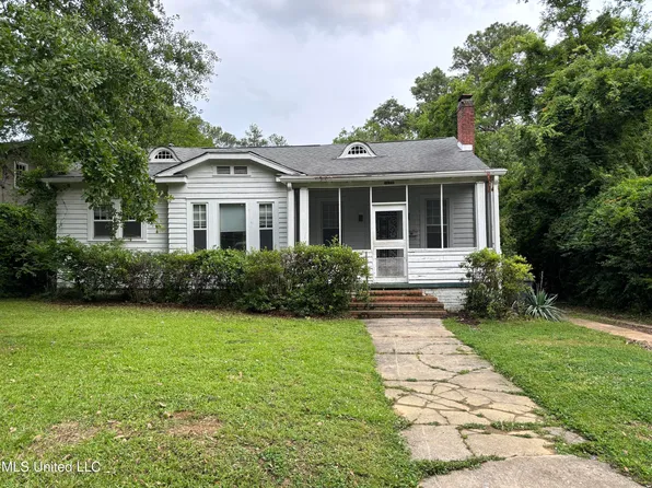 1037 Belhaven St, Jackson, MS 39202