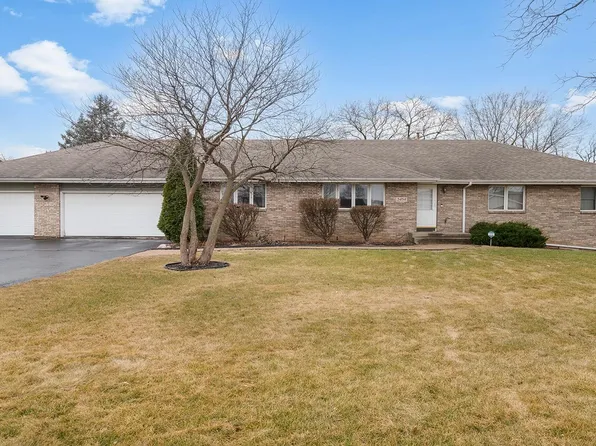 3454 Valley Woods Dr, Cherry Valley, IL 61016