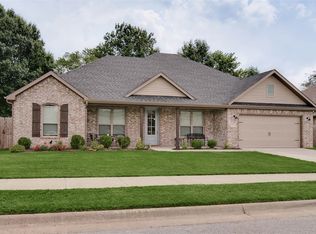 1921 Woodhause Cir, Pea Ridge, AR 72751