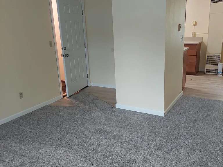 2404 S Hills Dr #3 — Photo 4