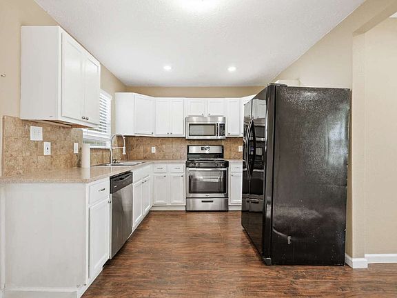 2nd image of 2102 N Galveston Ave