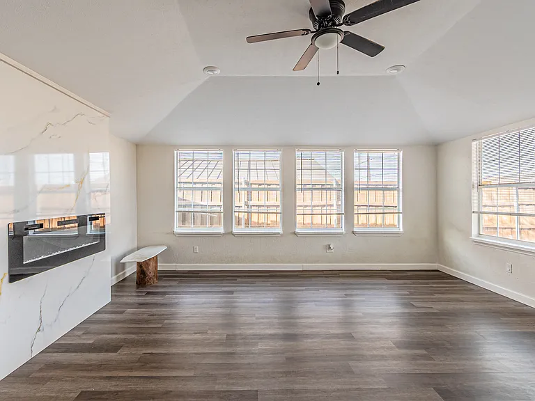 308 Franklin Dr — Photo 10