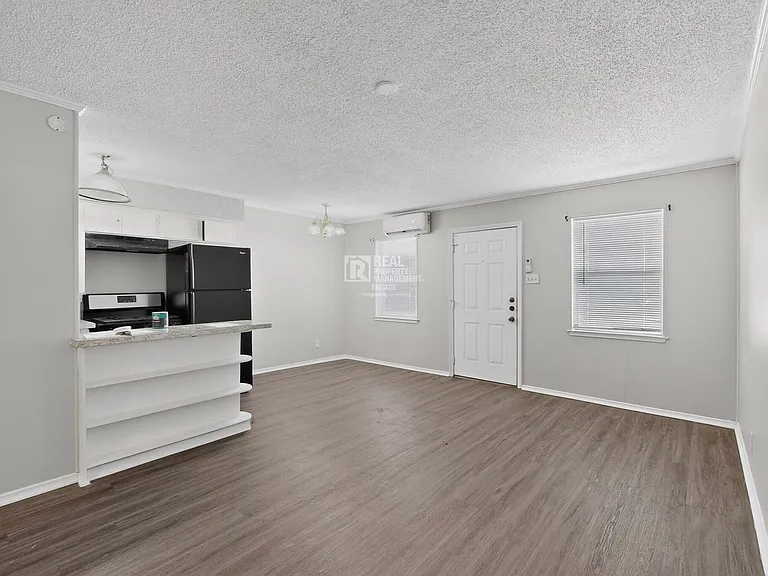 1585 N Mill St — Photo 6
