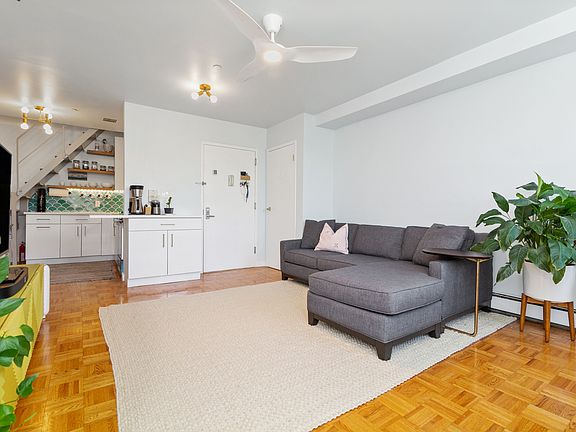 3rd image of 714 Sackett St #F4