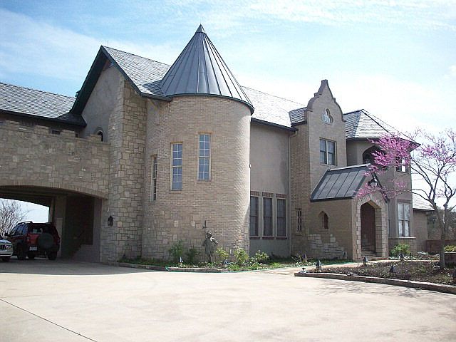 1st image of 231 Castle Pines Dr