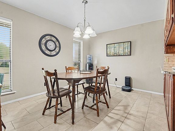 4th image of 205 Randy Lee Ln