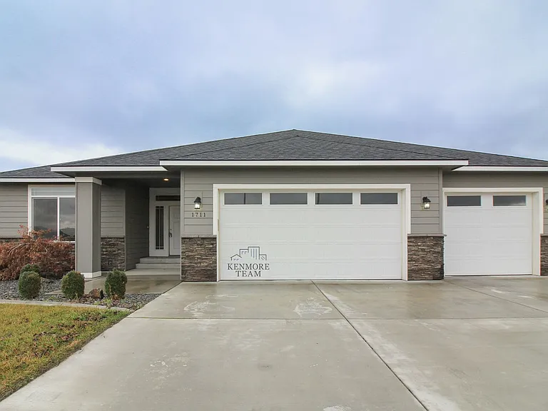1711 S Dewberry Pl — Photo 1