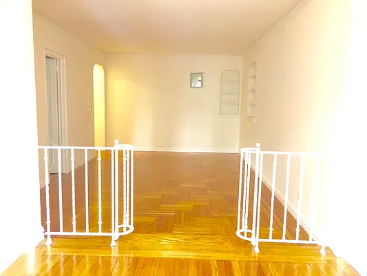 Rented by Metropolitan Equities | media 21