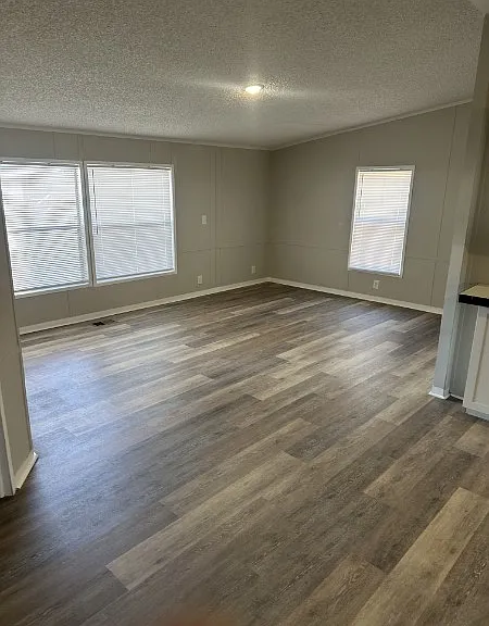 1221 N Valrico Rd — Photo 5