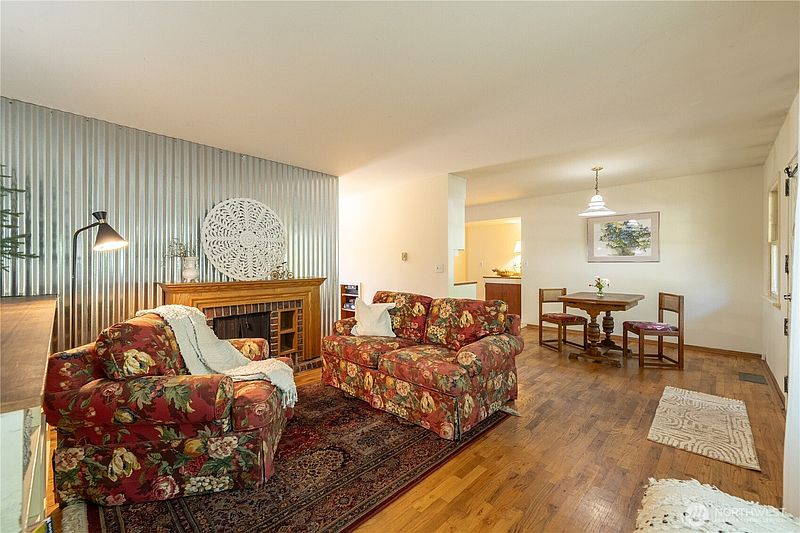 3rd image of 13814 26th Avenue NE