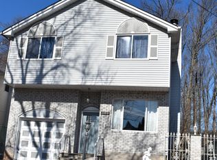 369 Kinghorn St, Staten Island, NY 10312
