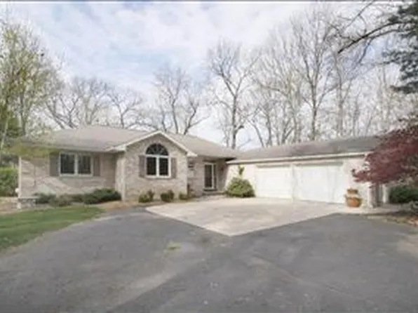 28284 62nd Ave, Lawton, MI 49065