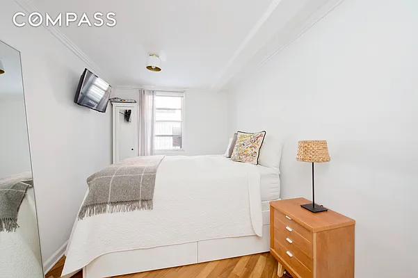 Sold by Compass | media 3