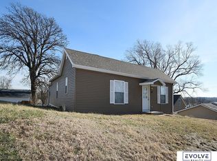 161 S Walnut St, Avoca, IA 51521