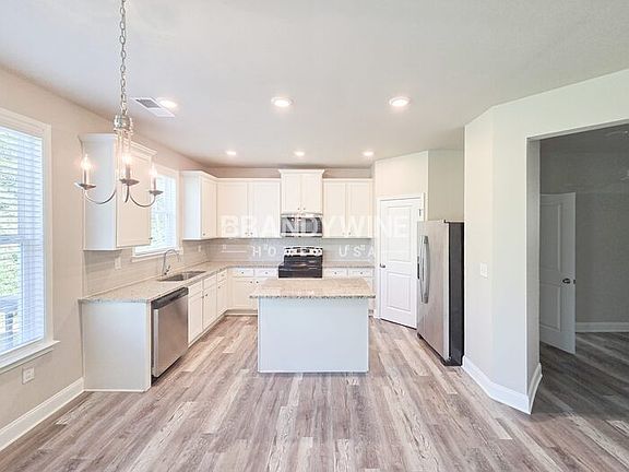 5th image of 1116 E Shoreview Rd