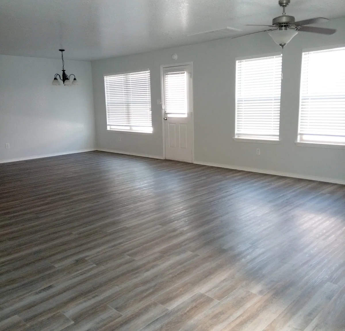 4 bed, 2.5 bath, 2500 sqft, $2,299 — Photo 1