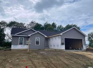 1204 Eagles Crest Dr, Davenport, IA