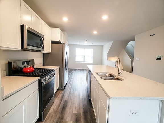 2nd image of 8688 Larkspur Ln