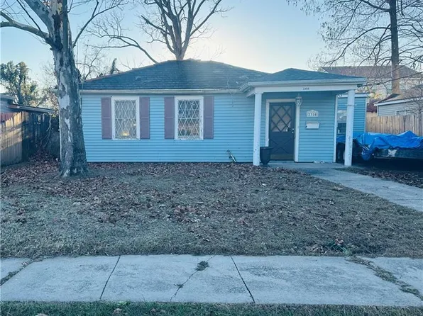 2316 Hero Dr, Gretna, LA 70053