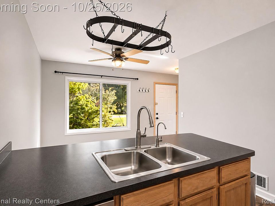 3325 Signet Dr, photo 2