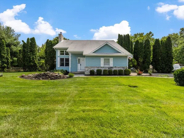 1205 Holton Rd, Grove City, OH 43123