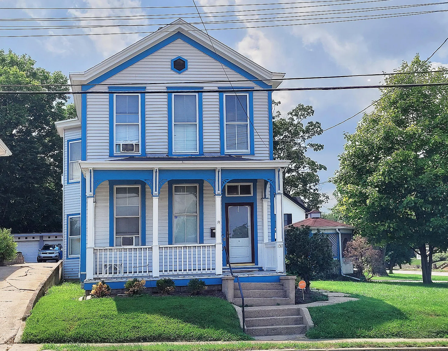 137 Commonwealth Ave photo 1