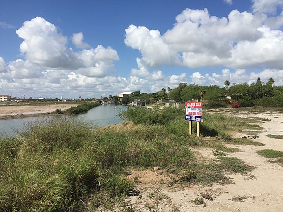 2nd image of 1404 N Shore Dr