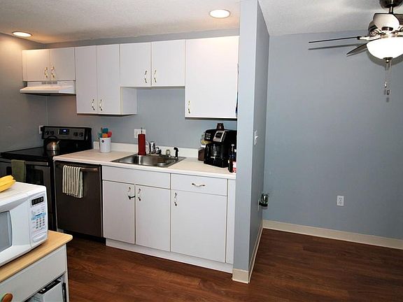 4th image of 336 Adams St APT 21
