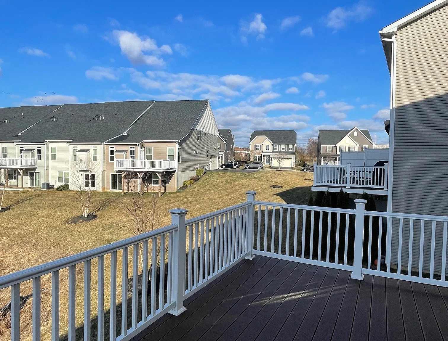 3 bed, 2.5 bath, 2423 sqft, $3,300 — Photo 4
