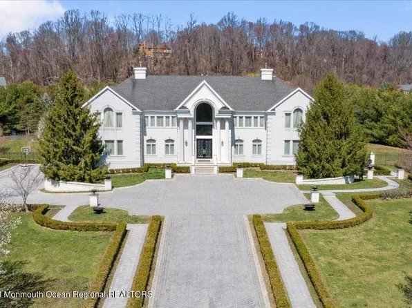 16 Four Columns Drive, Morganville, NJ 07751