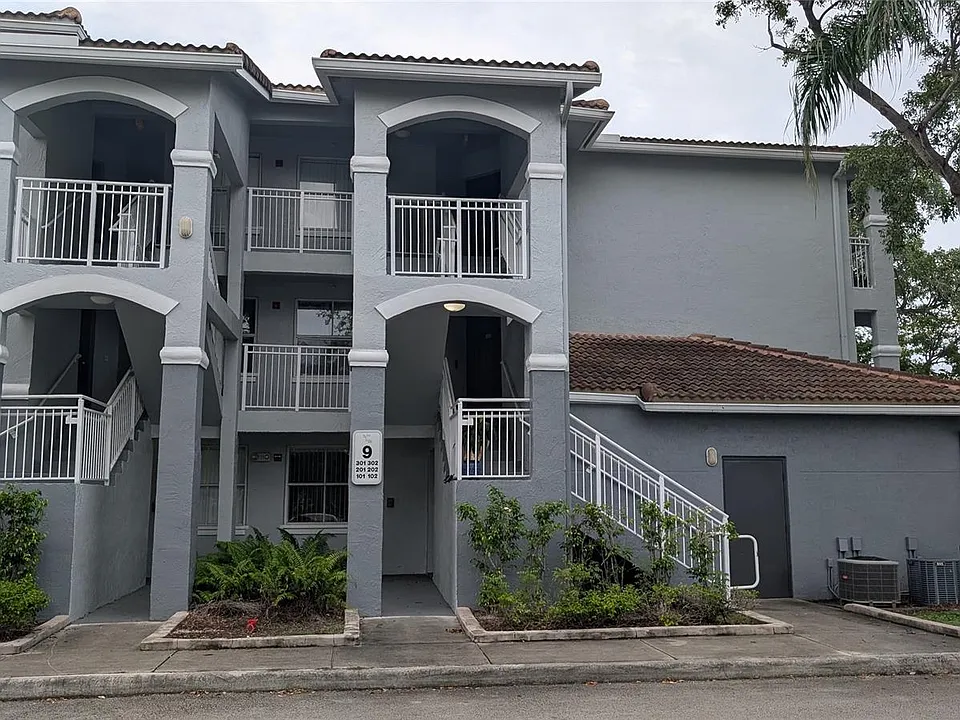 150 NW 96th Ave
