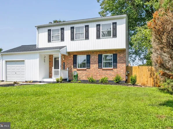 8 Manston Manor Ct, Bear, DE 19701
