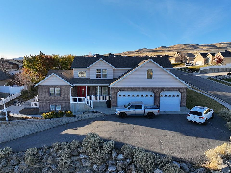 1st image of 1035 N Valley Dr