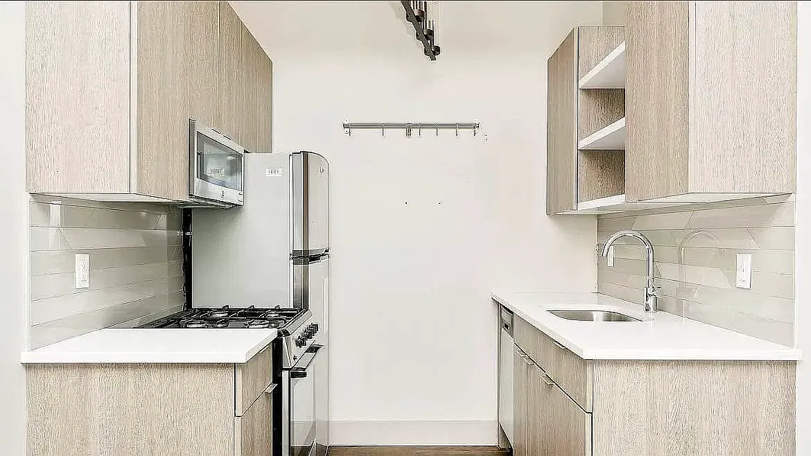 83 Stanhope Street — Photo 3