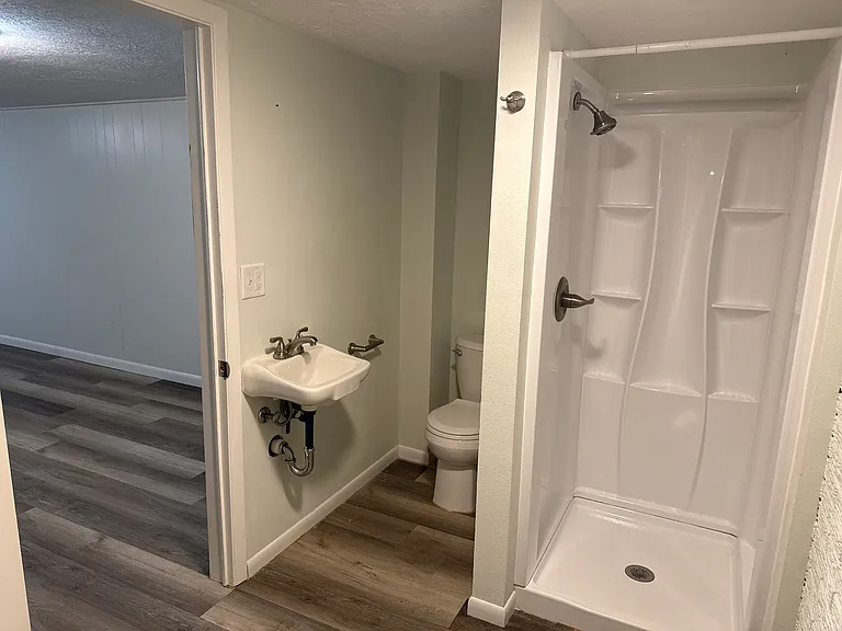 2224 Villa Ave — Photo 9