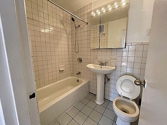 4th image of 401 Convent Ave APT 4A