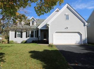 41 Strawberry Hill Rd, Branchburg, NJ 08876