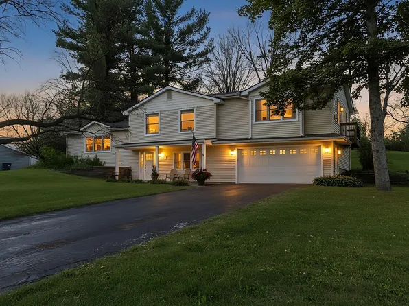 5026 Clear Spring Dr, Minnetonka, MN 55345