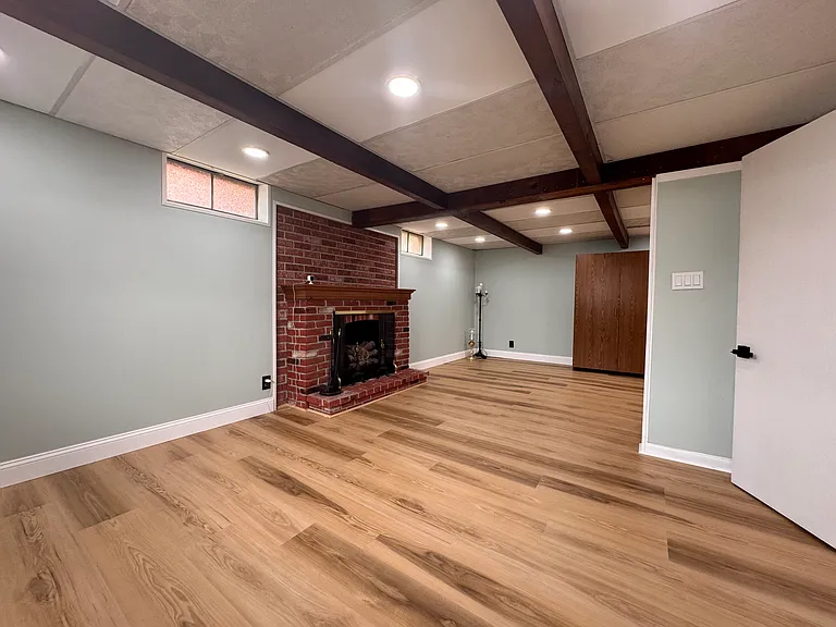 443 Bath Ave — Photo 52