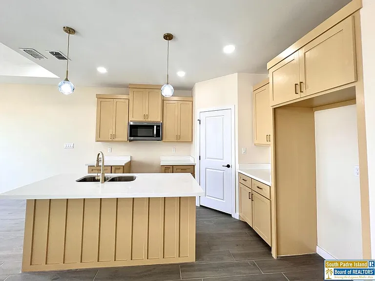 3211 Juan Castillo Ave — Photo 2