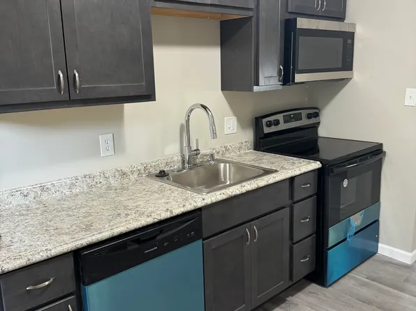 6273 Tyndall Dr, Saint Louis, MO 63134