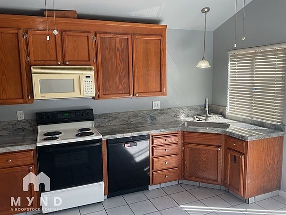 4th image of 16640 Lone Hill Dr