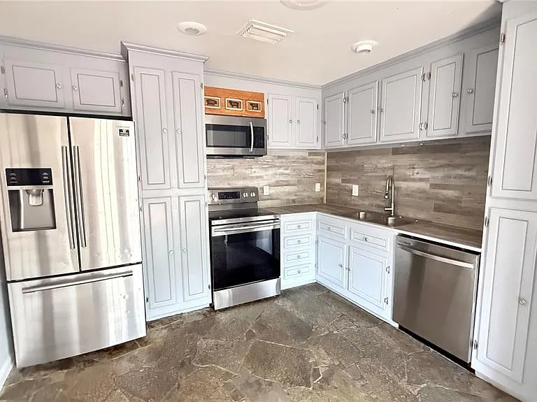 4694 Pheasant Run Dr #2B — Photo 15