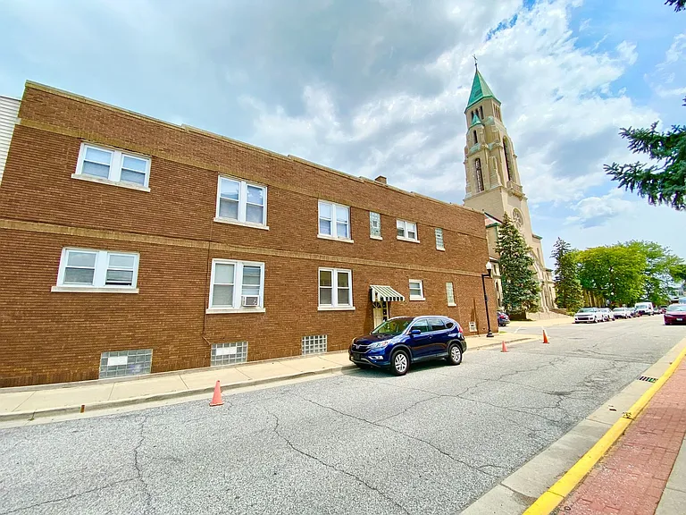 1113 Benedict St #2R — Photo 2