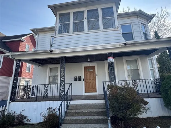 11 Horace St, Springfield, MA 01108