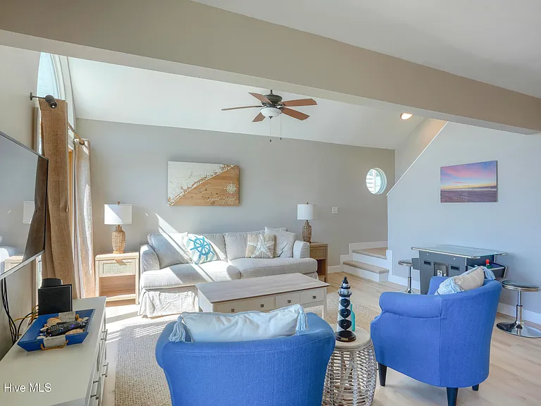 3994 Island Dr — Photo 29