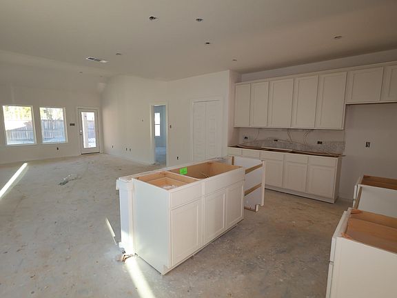 5th image of 22527 Douglas Ct