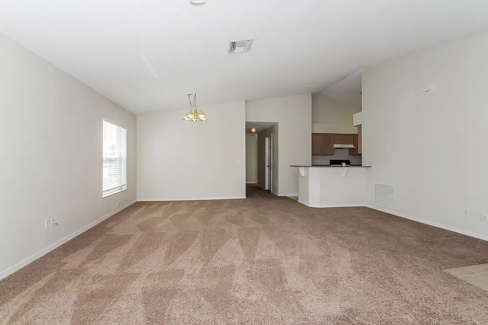 3 bed, 2.0 bath, 1473 sqft, $2,120 — Photo 3