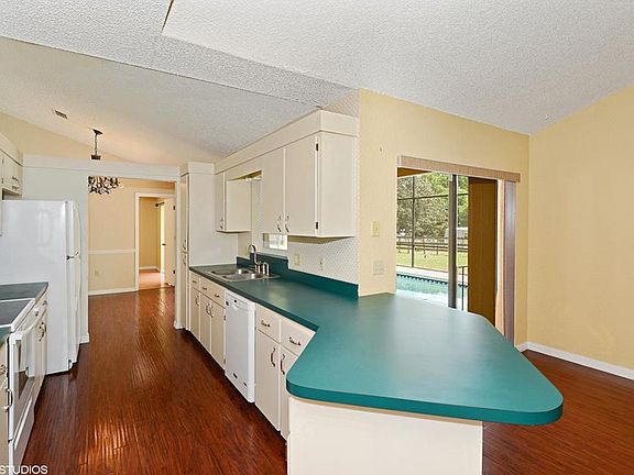 4th image of 16520 Cleveland Ln
